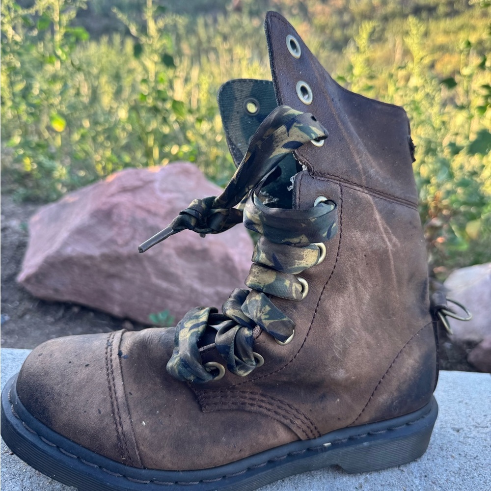 Single boot  Brown Lace-Up Boot with Camouflage Laces
